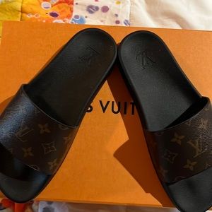 Men Louis Vuitton slides